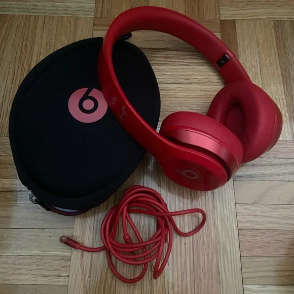 Beats Solo Red - Picture 1 of 11